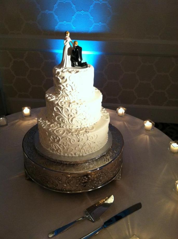 blue up light wedding Cake