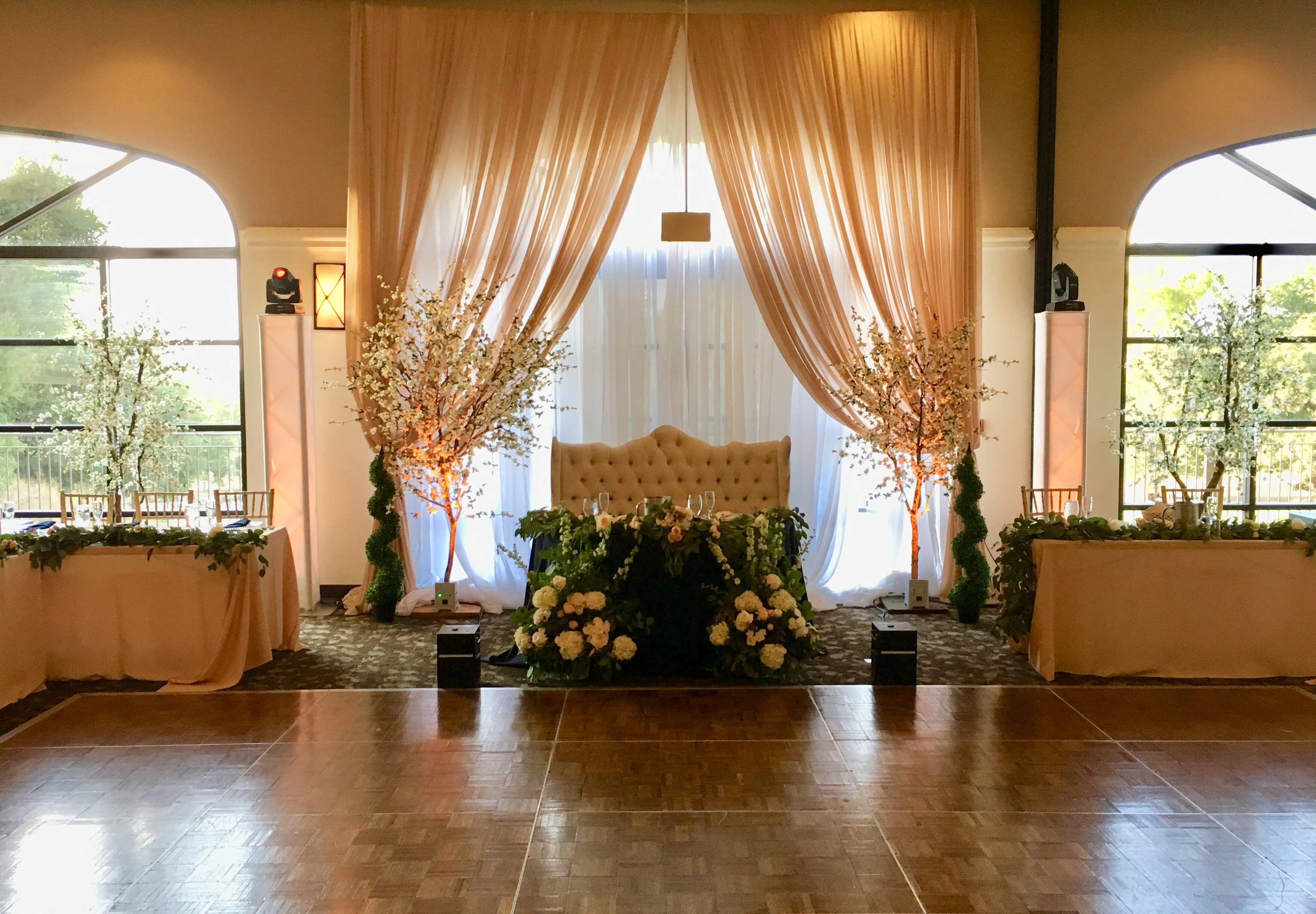 Moving Heads on Truss Columns